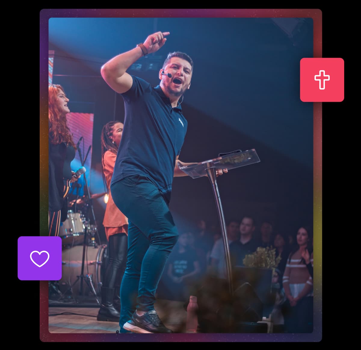 Pastor Rilldy conduzindo o culto